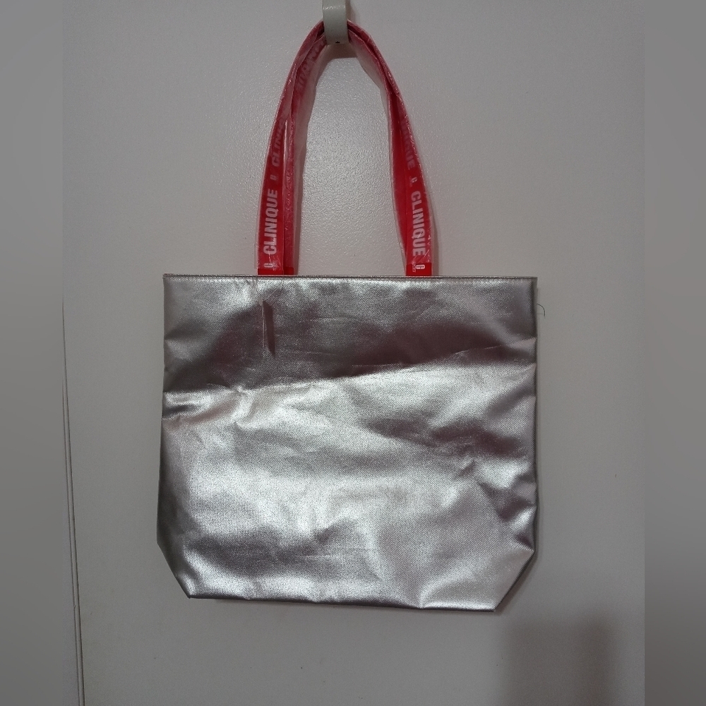Clinique Silver Shopping/Beach/Travel Tote W Top Handles Red/White Swirl Lining